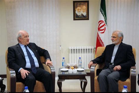 Other articles where hubert vedrine is discussed: Photos: Iranian, French former foreign ministers meet