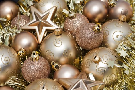 Holiday background with golden christmas decorations and new year 2020 numbers and confetti stars top view with copy space. Photo of Gold Christms baubles and stars | Free christmas ...