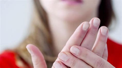 Raynaud's phenomenon is a problem that causes decreased blood flow to the fingers. Gesundheitslexikon: Raynaud-Syndrom