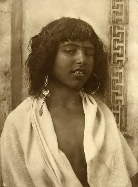 100 lot vintage photographs most b&w a few color. 27 Fascinating Vintage Portrait Photos of North Africa's ...