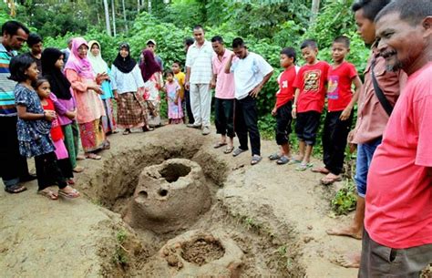 Tambahan penduduk usia kerja ini terbagi menjadi beberapa kategori. PENDUDUK KAMPUNG GEMPAR - Natang Ngoh