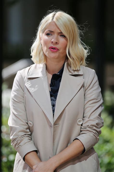 Holly willoughby leaves celebrity juice. Holly Willoughby - ITV Studios in London 06/26/2019