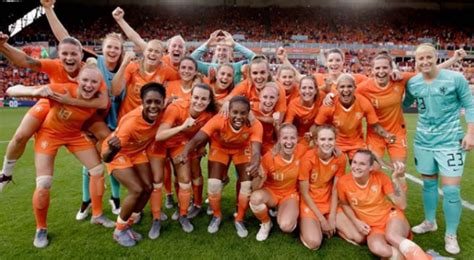 De nederlandse vrouwen kunnen een ticket boeken voor het ek 2022. Alles wat je moet weten over het Nederlands vrouwenelftal ...