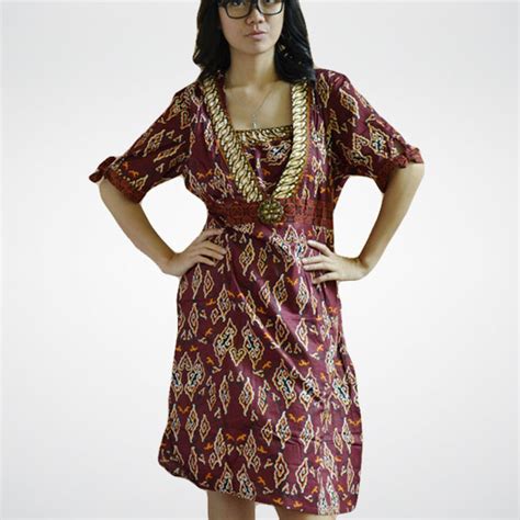 Model batik pria gaul dengan, baju batik panjang, sampai baju batik lengan pendek ada di istyle.id. Trends Model Baju Batik Modern Yang Gaul Abis