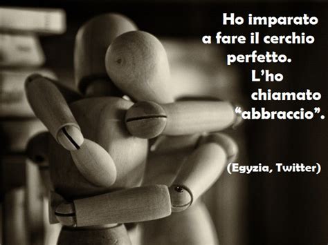 Siamo certi che troverai le frasi belle da canzoni in italiano che stavi cercando e se cosi non fosse, ti consigliamo di dare un'occhiata alla lista di frasi belle di canzoni del 2021 o le citazioni da canzoni in inglese. Immagini con frasi sugli abbracci: 60 idee affettuose da ...