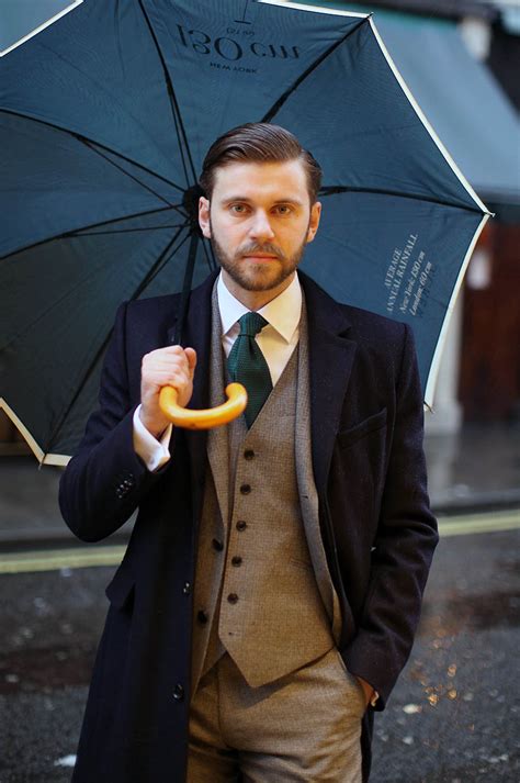 From new latin sartorius (pertaining to a tailor), from late latin sartor (tailor), from latin sarcire (to patch, mend). Sartorial 7 × REISS, London | SOLETOPIA