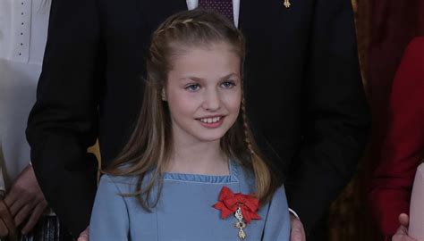 Su debut tuvo lugar el pasado mes de octubre del 2019 con un emotivo discurso en los. Felipe VI impone a la Princesa Leonor el Toisón de Oro