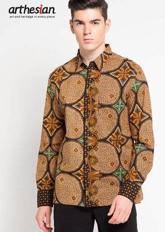 Baju kemeja lengan panjang pria warna kombinasi model baju atasan pria yang sangat lengkat dengn kesan formal dan biasanya. 10 Contoh Model Baju Batik Cowok Untuk Lebaran, Dijamin ...