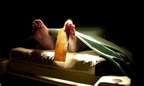Terdapat beberapa pertanda orang yang akan meninggal. Tanda-Tanda Akhir Kematian dan Kaitan dengan Waktu Asar ...