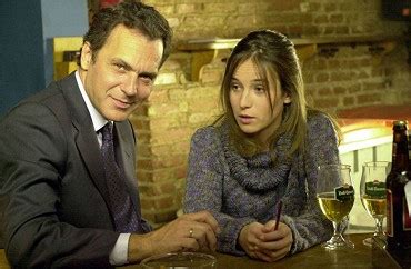 En este evento adriana ozores obtuvo el premio a la mejor actriz y su director, eduard cortés. Nijaký život / La vida de nadie (2002) | ČSFD.cz