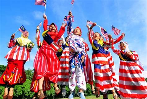 Selamat hari kemerdekaan yang luar biasa! Perkasa seru rakyat Malaysia buang sifat materialisme ...