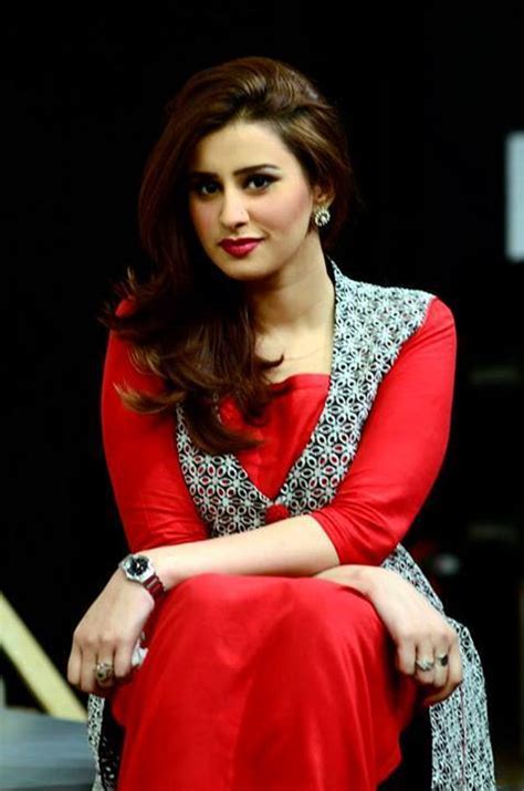 Recently, anchorperson madiha naqvi and politician faisal sabzwari appeared on the couple during the interview, madiha naqvi shared that she had previously also hosted morning shows. Madiha Naqvi Height, Weight, Age, Body Measurement, Bra ...