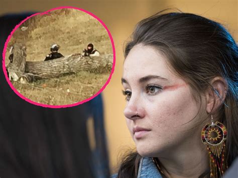 Acting roles followed, and she made. "Hier sind Scharfschützen!": Shailene Woodleys Panik-Post ...