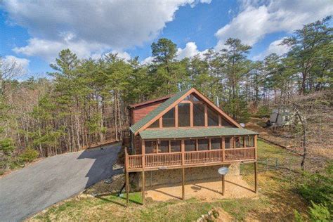 Maybe you would like to learn more about one of these? Leconte View Lodge - Deluxe 3 Bedroom Pigeon Forge Cabin ...