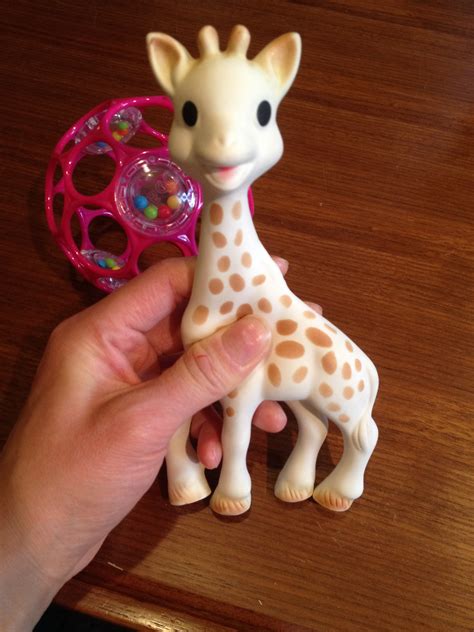 赤ちゃんのおもちゃの定番!「キリンのソフィー」と ...