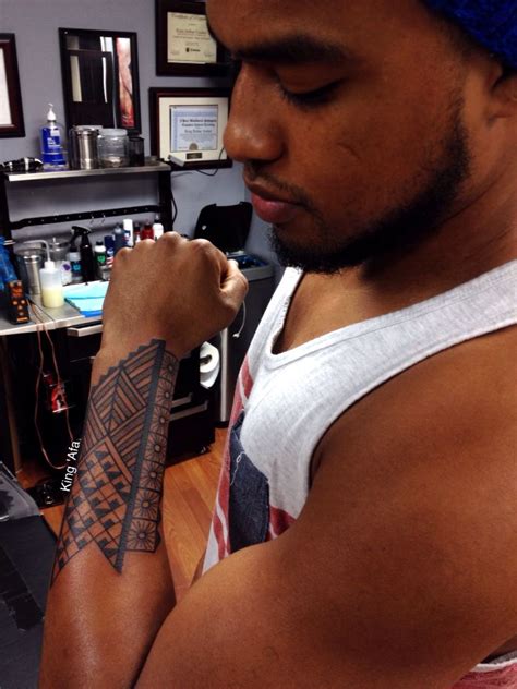 Tribal tattoos make for the best tattoo designs. (Tongan Tattoo)Polynesian Tribal Tattoo Art www ...