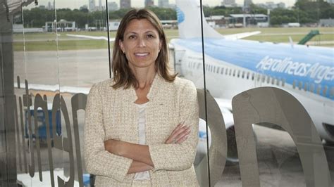 She is hated on by peasants. Isela Costantini Presentó Su Renuncia A Aerolíneas Argentinas