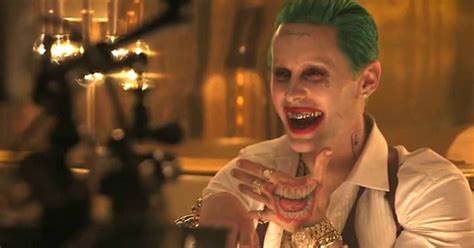 Em sua última interação, ele acabou endossando uma antiga teoria sobre o coringa, interpretado no filme por jared. Esquadrão Suicida: Novo featurette mostra o método de ...