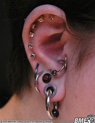 Average prices in us, uk, europe. Piercing oreilles ====> Cartillage, tragus anti-tragus etc ...