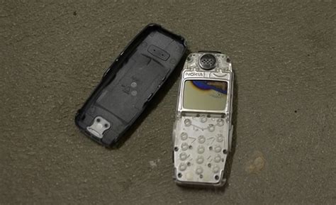 A nokia chegou a fazer suspense por algumas semanas, mas após uma grande nokia tijolão vs liquidificador blindado. Nokia Tijolao Quebrado : Hardmob - Celular nokia tijolão ...