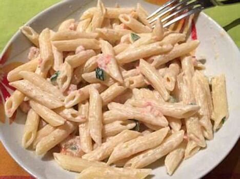 Pasta ai gamberetti e panna. Ricetta Pasta gamberetti zucchine e panna | Dolcidee