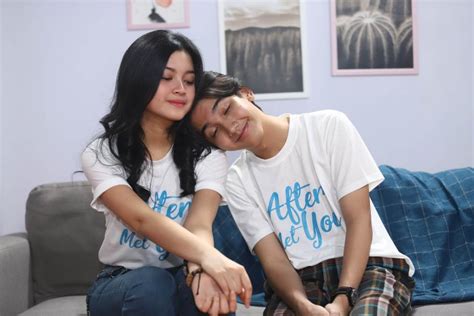 Berikut adalah lirik dan chord lagu siapkah kau tuk jatuh cinta lagi: Mesra Banget, Ari Irham dan Yuriko Angeline CLBK?