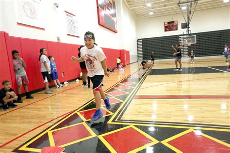 They're offered by colleges but are open to almost all ages from 5 years old through the end of high school. Hollywood sports camp keeps kids active this summer • The ...