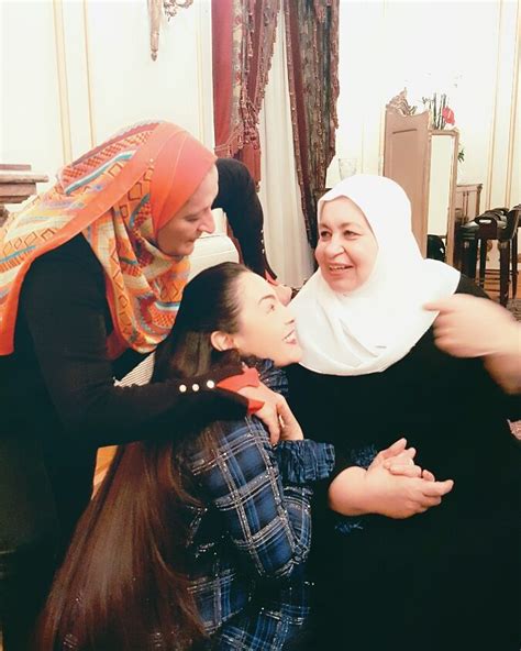 وجّهت النجمة المصرية شريهان، رسالة الى المطرب محمد حماقي، عبر خاصية الستوريز الملحقة بحسابها في تطبيق إنستغرام، وذلك بعد حديثه عنها وتهنئتها على مسرحيتها الجديدة كوكو. شاهد.. شريهان الابنة والأم والأخت والزوجة بعيدا عن الأضواء ...