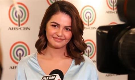 Janine marie elizabeth de leon gutierrez (born october 2, 1989) known professionally as janine gutierrez, is a filipina actress, television host and commercial model. Janine Gutierrez Is Now A Certified Kapamilya, Netizens React