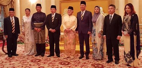 Tempoh lantikan ahli majlis ini bermula dar1 mei 2020 hingga 30 april 2021. Majlis Angkat Sumpah YB Abdullah Bin Saidol ,Menteri Muda ...