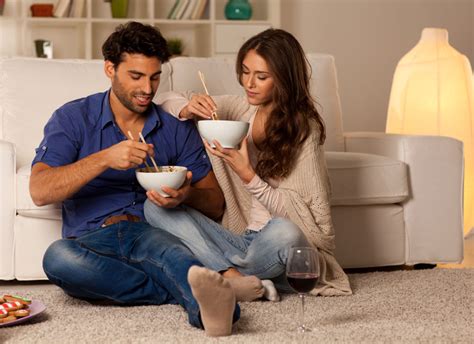 Schmuddelig und in einem eher unschönen viertel oder vielleicht in schöner. Das erste Date in der eigenen Wohnung — Do's and Don'ts