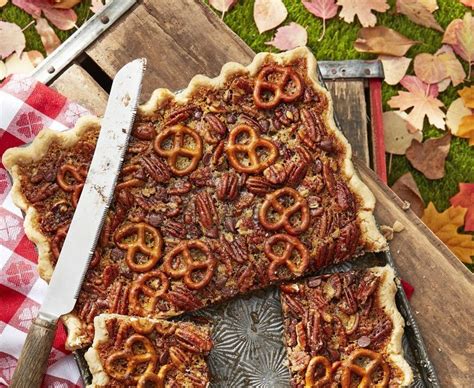 Either way you can't go wrong. Traditional Thanksgiving Pie ...