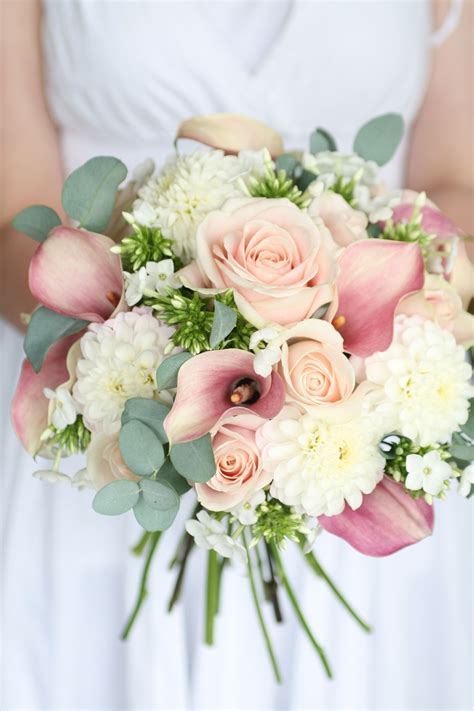 There are 166 suppliers who sells lily and rose wedding bouquets on alibaba.com, mainly located in asia. Wedding bouquet of sweet avalanche roses, dahlia, calla ...