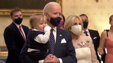 Jun 01, 2021 · the grandson's full name is robert hunter biden ii, and he was named after his uncle, according to hunter biden and media reports. President Joe Biden's Baby Grandson Beau Steals The ...