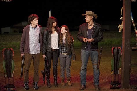 I thought this was a screenshot from zombieland 2 and thought they were bringing them three back as the main characters. Photo de Emma Stone - Bienvenue à Zombieland : Photo ...