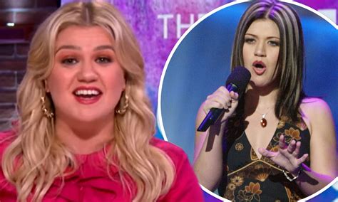 Kelly clarkson performed the aerosmith smash hit dude (looks like a lady) during the kellyoke portion of her talk show monday. Kelly Clarkson is facing problems after filing divorce ...