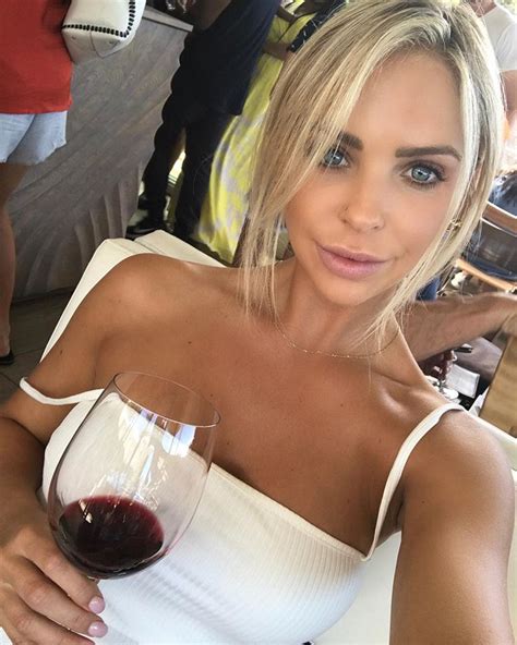 Check spelling or type a new query. Η Casey Costelloe έχει αυτό το κάτι (pics)