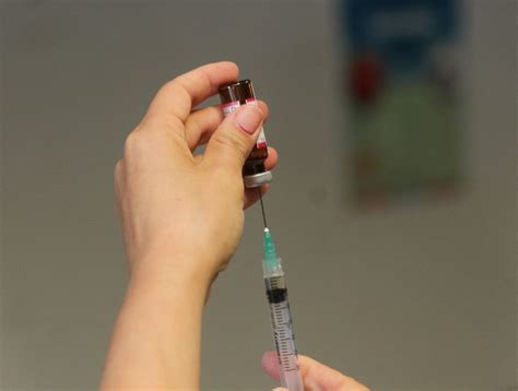 Nuevos casos registrados por día. Campaña de vacunación contra el sarampión rubeóla y ...