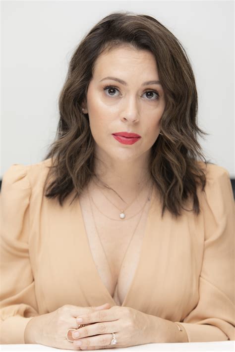 They met on the set in 1985, and soon became pretty close to each other, and eventually starting their romance, even though she was only 13 years old, while he was about 14. Alyssa Milano - Insatiable Press Conference Portraits ...