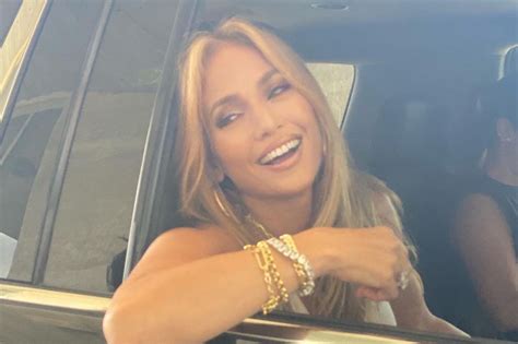 Уже несколько дней поклонники обсуждают воссоединение джей ло и бена аффлека. Всё серьёзно? Дженнифер Лопес и Бен Аффлек вместе улетели ...