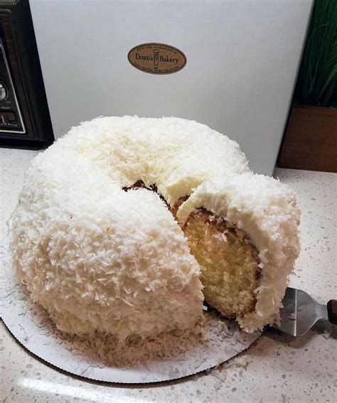 He sends me a cake every christmas. Tom Cruise Coconut Cake Bakery Doan's : Bakery behind Tom ...