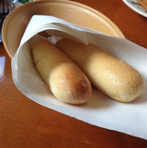 Breadstick with garlic topping vegan: 27 Foods You Might Not Even Realize Are Vegan | Food ...