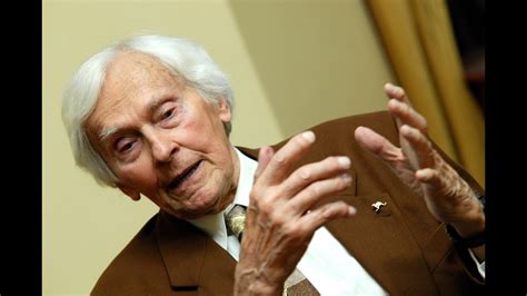 Živou vodou miroslava zikmunda je práce, říká petr horký o legendárním cestovateli. Miroslav Zikmund slaví 100 let - přeje mu celá rodná Plzeň ...