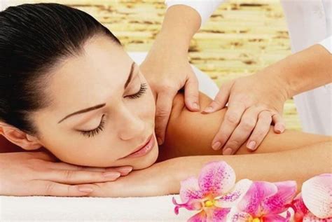 Deliver an excellent massage to relieve pain in the body and relax muscles. Neck Massage At Home | Relaxing massage, Beauty spa ...