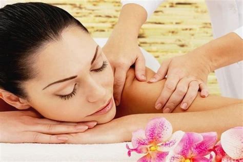 Self massage tools are useful in the everyday aches and pains brought by stress, tension, and poor posture or stressful work positions. Neck Massage At Home | Relaxing massage, Beauty spa ...
