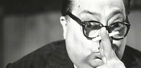 Nel 1964, aldo fabrizi venne definito dai critici americani 'a comic genius', dopo aver indossato sui palcoscenici di broadway il costume di mastro titta, il boia di rugantino, commedia musicale di. Aldo Fabrizi, 25 anni dopo. La sua "maschera" anticipò il ...