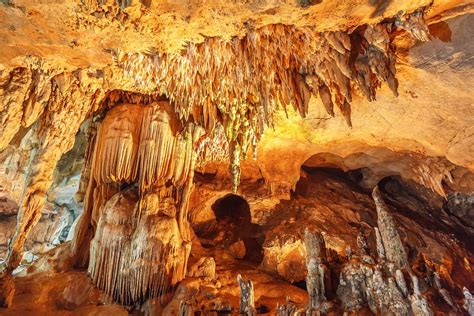 It is the first hungarian national park to be dedicated to the protection of abiotic values, superficial land formations and caves. La natura miracolosa di Aggtelek