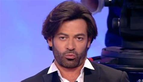 Gianni sperti, furente, avrebbe detto: Gianni Sperti ha fatto coming out? Stupore a Uomini e Donne