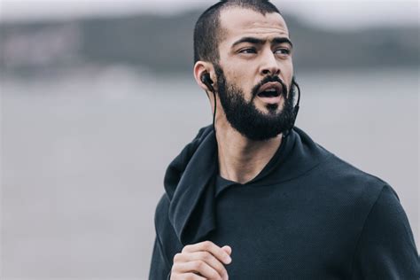 The b&o play beoplay h5 wireless earphones have magnets inside the ear buds that when snapped together, turn off the power. BeoPlay H5 - In-Ear-Headphones « B&O PLAY | LuxusSound