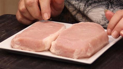 Remove from grill thin cuts of pork chops make for a fast dinner on busy nights. Thin Inner Cut Porkchops Receipe / The best ways to bake ...